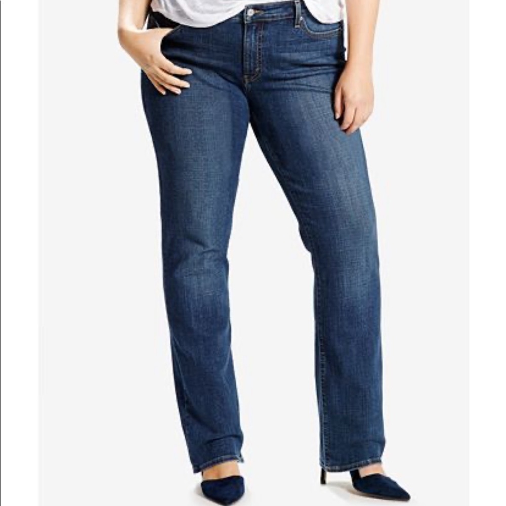 Plus Levi’s Classic Straight Jeans